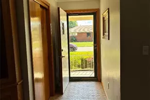 573 Grandview Ave, East Palestine, OH 44413 - Photo 3