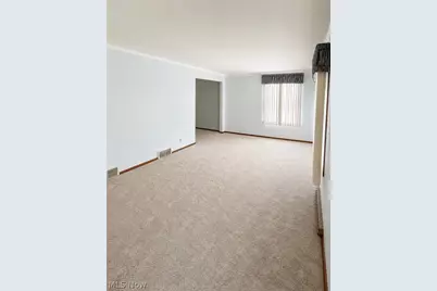 4345 Woodleigh Lane, Youngstown, OH 44511 - Photo 5