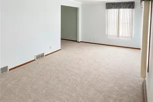 4345 Woodleigh Ln, Youngstown, OH 44511 - Photo 5