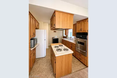 4345 Woodleigh Lane, Youngstown, OH 44511 - Photo 7