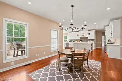 8320 Woodberry Boulevard, Chagrin Falls, OH 44023 - Photo 9
