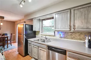 2808 Lynne Rd, Green, OH 44312 - Photo 7