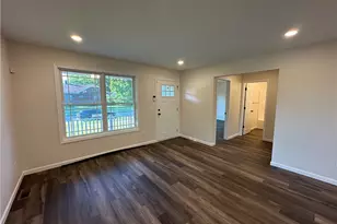 16 E Haywood Ave, Struthers, OH 44471 - Photo 5