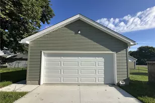 16 E Haywood Ave, Struthers, OH 44471 - Photo 3