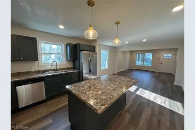16 E Haywood Avenue, Struthers, OH 44471 - Photo 7