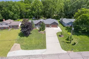 7742 Windy Hill Dr, Kent, OH 44240 - Photo 5