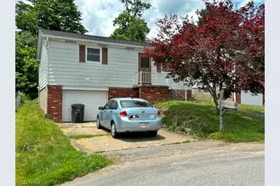 205 Canterbury Boulevard, Steubenville, OH 43952 - Photo 3