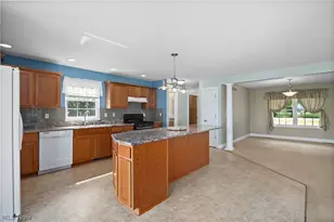 14617 Kneisel Rd, Vermilion, OH 44089 - Photo 9
