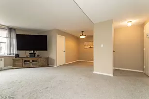19201 Van Aken Blvd, Huber Heights, OH 44122 - Photo 7