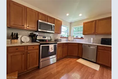 1052 Arrowhead Drive, Vermilion, OH 44089 - Photo 9