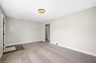 1371 Krumroy Rd, Akron, OH 44306 - Photo 5