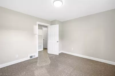 1371 Krumroy Road, Akron, OH 44306 - Photo 7