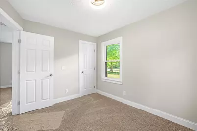 1371 Krumroy Road, Akron, OH 44306 - Photo 9