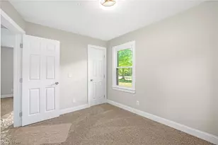 1371 Krumroy Rd, Akron, OH 44306 - Photo 9