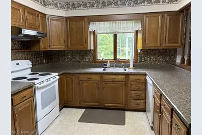 6308 Coen Road, Vermilion, OH 44089 - Photo 9