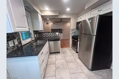 20825 Farnsleigh Road, Huber Heights, OH 44122 - Photo 7