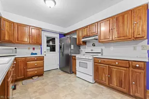 5260 Huckleberry St NW, North Canton, OH 44720 - Photo 7