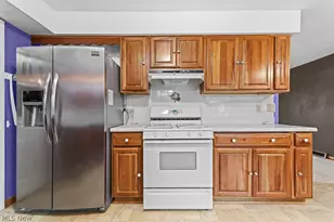 5260 Huckleberry St NW, North Canton, OH 44720 - Photo 9