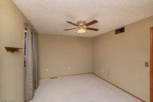 7456 Hidden Glen Dr, Amherst, OH 44001 - Photo 19