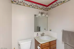 7456 Hidden Glen Dr, Amherst, OH 44001 - Photo 13