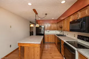 7456 Hidden Glen Dr, Amherst, OH 44001 - Photo 7