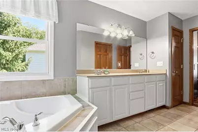 8255 Hemingway Lane, Concord Twp, OH 44060 - Photo 19
