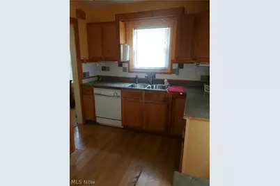 1439 Clermont, Loveland, OH 44110 - Photo 9