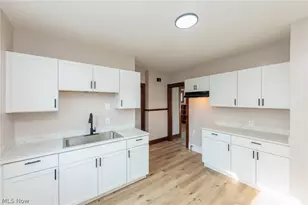 2233 E 33rd St, Lorain, OH 44055 - Photo 5