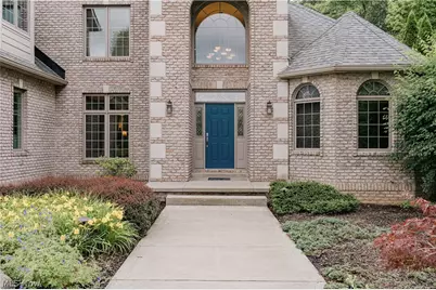 4013 Meadowvale Court, Akron, OH 44333 - Photo 5