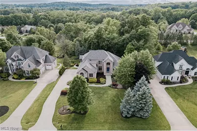 4013 Meadowvale Court, Akron, OH 44333 - Photo 3