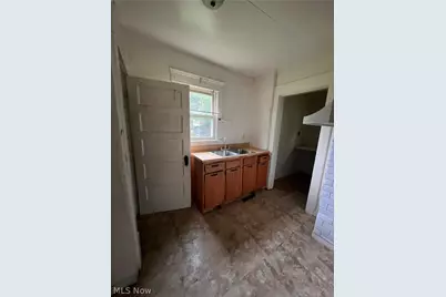 107 W Dalton Street, Akron, OH 44310 - Photo 5