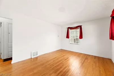 2585 25th Street, Cuyahoga Falls, OH 44223 - Photo 5