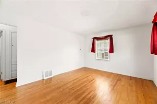 2585 25th St, Cuyahoga Falls, OH 44223 - Photo 5