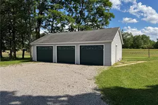 7305 S Duck Creek Rd, Berlin Center, OH 44401 - Photo 5