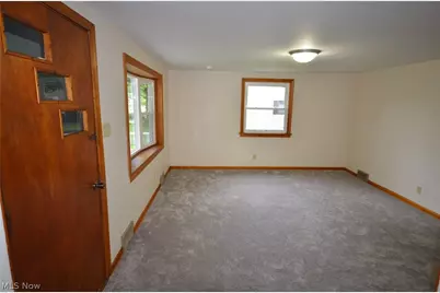 511 Ewart Road, Akron, OH 44312 - Photo 9