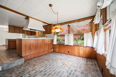 1885 W Sprague Road, Grandview Heights, OH 44147 - Photo 11