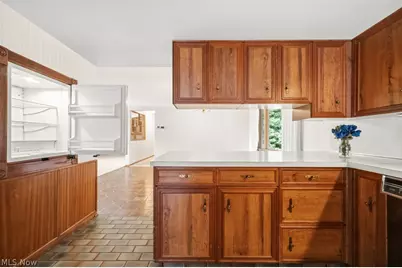 1885 W Sprague Road, Grandview Heights, OH 44147 - Photo 9