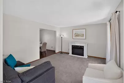 125 Queen Anne Circle, Elyria, OH 44035 - Photo 7