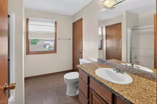 125 Queen Anne Cir, Elyria, OH 44035 - Photo 27