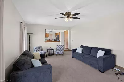 125 Queen Anne Circle, Elyria, OH 44035 - Photo 5