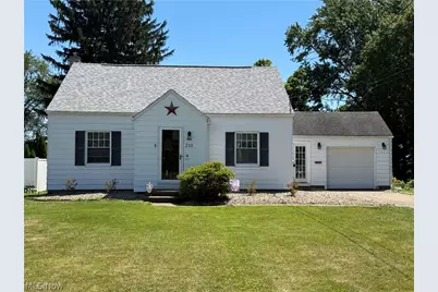 210 Woodrow Street NW, North Canton, OH 44720 - Photo 3