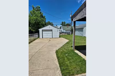 14211 Tabor Avenue, Maple Heights, OH 44137 - Photo 5