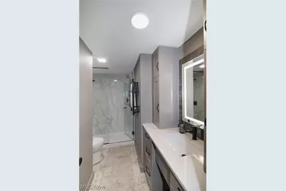 711 W Lakeshore Drive #203, Port Clinton, OH 43452 - Photo 5