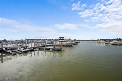 711 W Lakeshore Drive #203, Port Clinton, OH 43452 - Photo 23