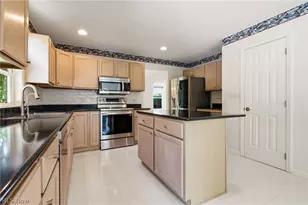 408 Driftwood Ct, Copley, OH 44321 - Photo 5