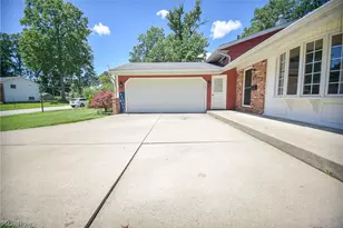 816 Bennett Dr, Elyria, OH 44035 - Photo 3