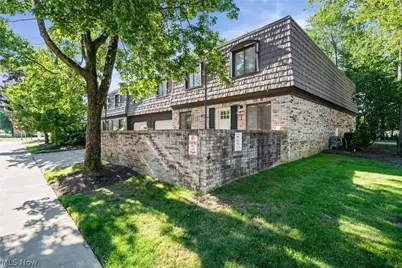 593 Tollis Pkwy #4-32, Grandview Heights, OH 44147 - Photo 3