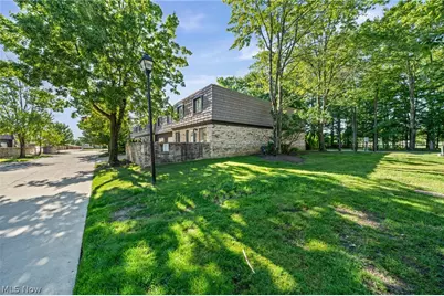 593 Tollis Pkwy #4-32, Grandview Heights, OH 44147 - Photo 29