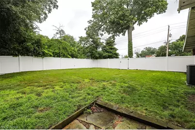 1104 N Howard Street, Akron, OH 44310 - Photo 45