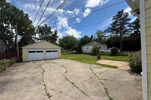 1890-1900 Silver Lake Ave, Cuyahoga Falls, OH 44223 - Photo 3